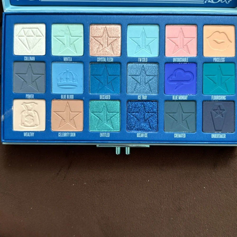 New Jeffree Star Blue Blood Eyeshadow Palette